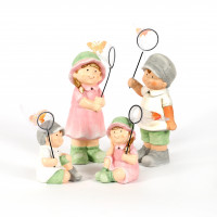 Keramik Kinder, m.Schmetterlingsnetz sitzend, Junge/Mädchen sort. 8x8x13cm Keramik Kinder, m.Schmetterlingsnetz sitzend, Junge/Mädchen sort. 8x8x13cm